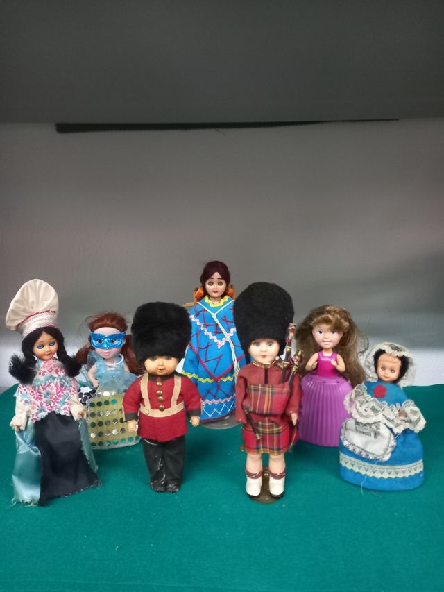 7 bambole vintage da collezione