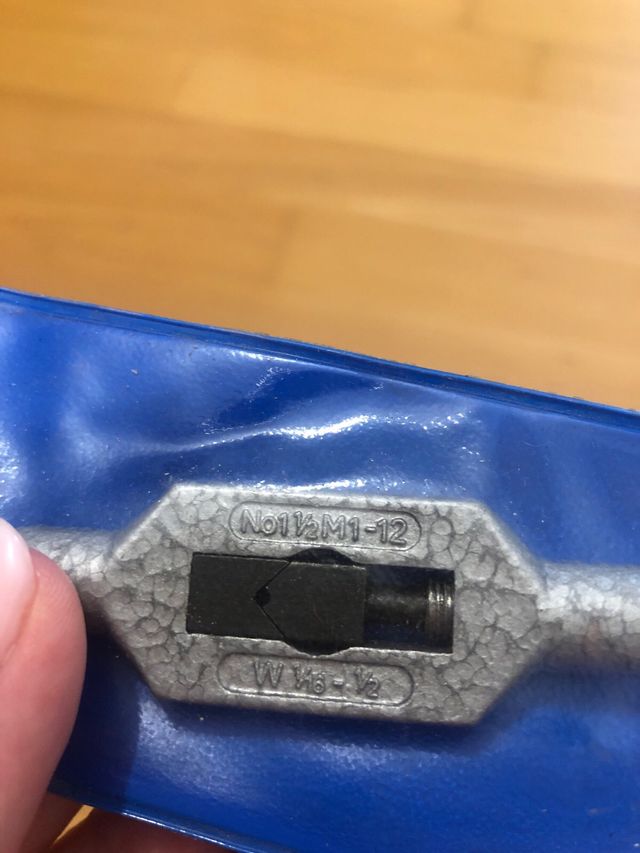 Juego de machos de roscar métricos