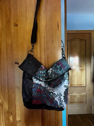 Bolso Desigual marrón y multicolor