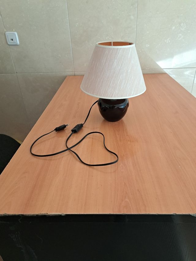 Lampara de ceramica - beige y negra