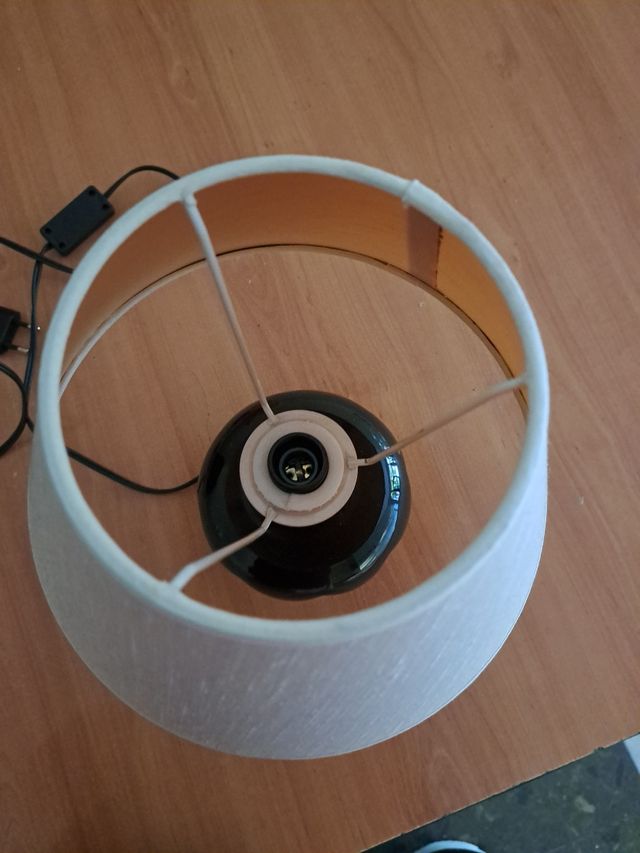 Lampara de ceramica - beige y negra