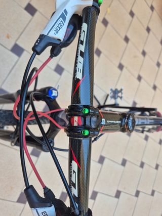 Bicicleta de montaña Cube