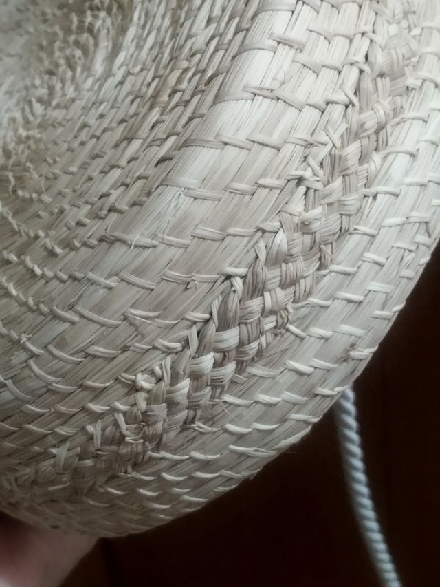 Bolso Redondo Beige y Blanco