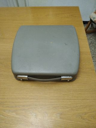 Máquina escribir antigua Olympia