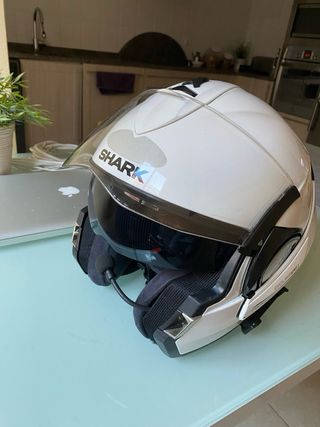 Casco moto Shark Evoline. 