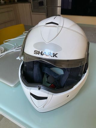 Casco moto Shark Evoline. 
