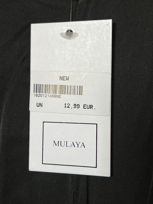 Top negro satén nudo delantero