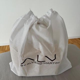 Bolso Alviero Martini beige