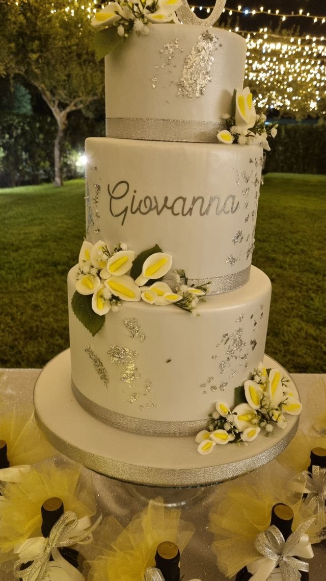 Torta finta 3 piani - argento/bianco