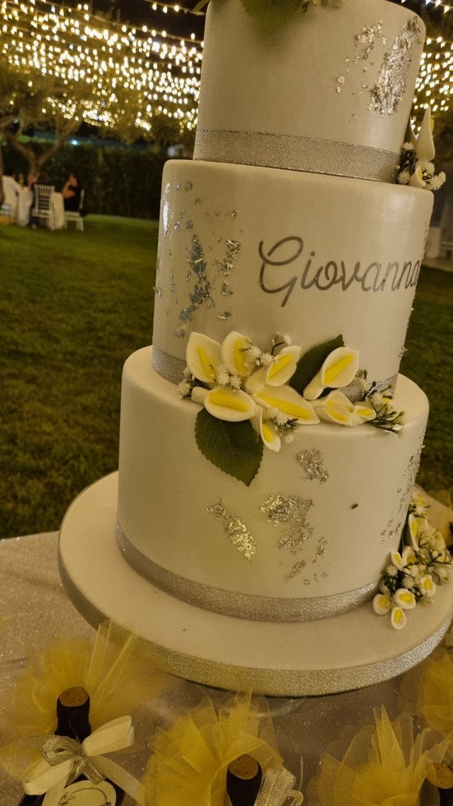 Torta finta 3 piani - argento/bianco