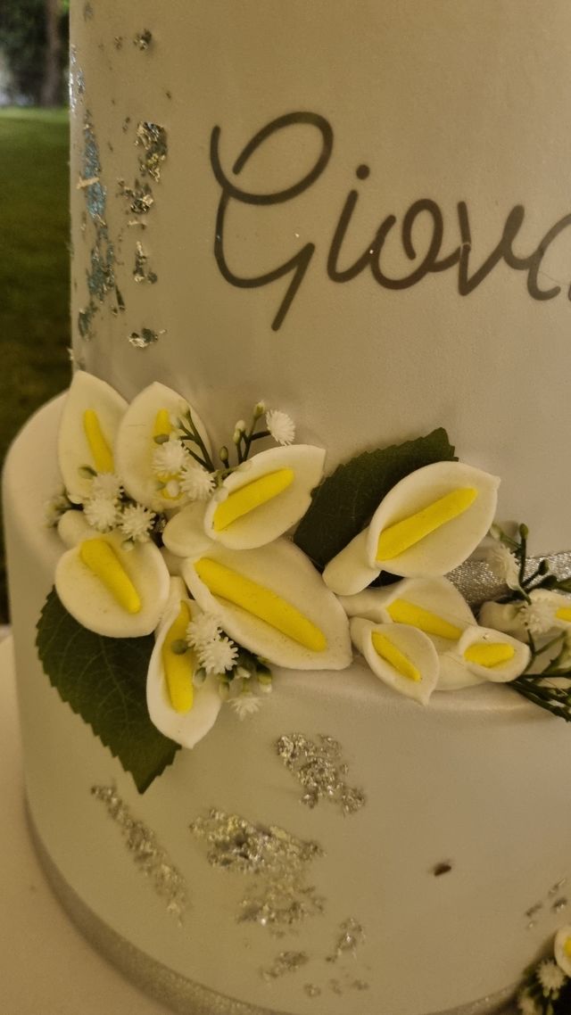 Torta finta 3 piani - argento/bianco