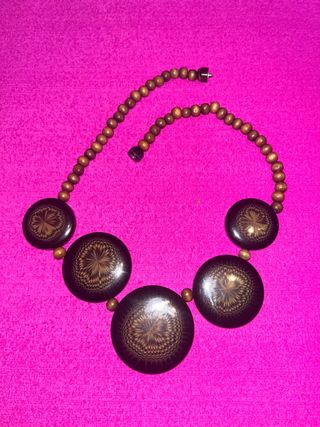 Collar étnico madera