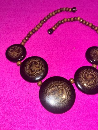 Collar étnico madera