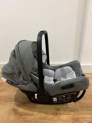 Bugaboo Fox - Gris + Maxicosi Nuna + Adaptadores