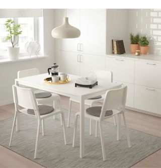 Mesa Ikea Melltorp blanca