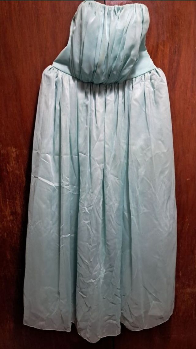 Vestido tom verde água