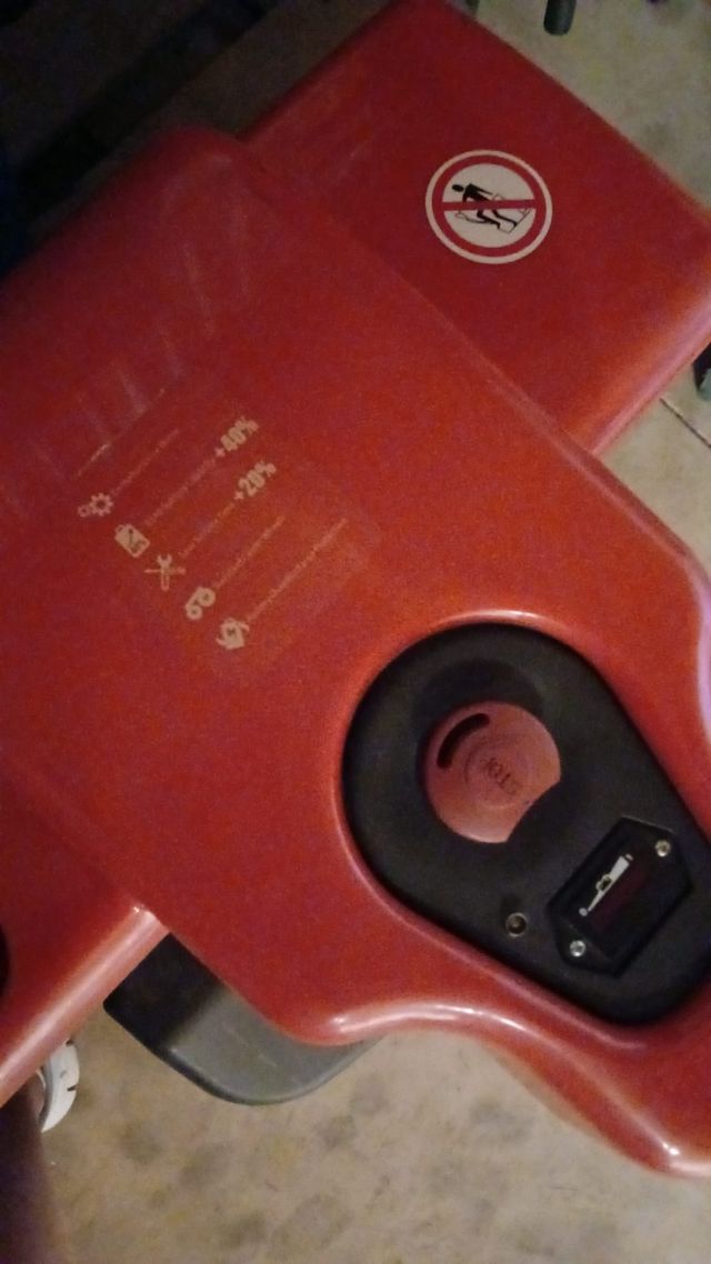 Traspaleta eléctrica usada linde mt 15