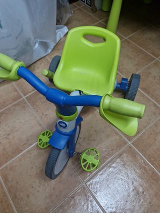 Triciclo infantil - Verde y Azul
Incluye parasol 