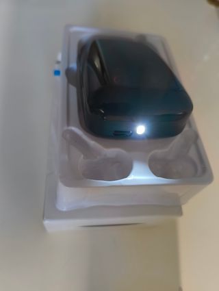 Auriculares inalámbricos con linterna 