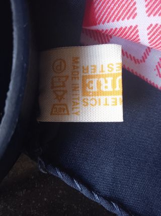 Pañuelo cuadros rojo-blanco.