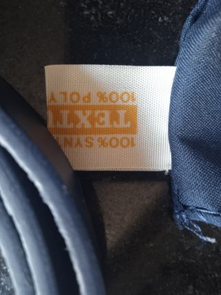 Pañuelo cuadros rojo-blanco.