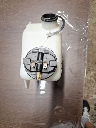 Botella limpiaparabrisas Ford fiesta MK1 
