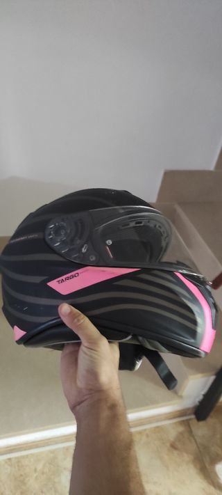 Casco MT Helmets negro/rosa