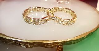Aros dorados con circonitas