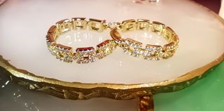 Aros dorados con circonitas