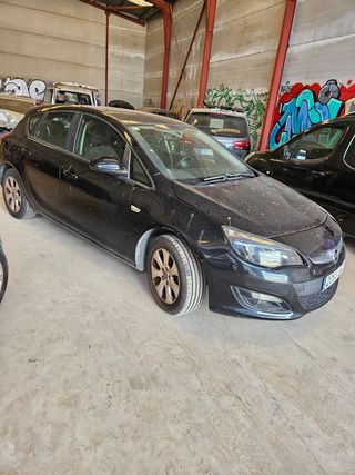 Opel Astra J - Recambios despiece