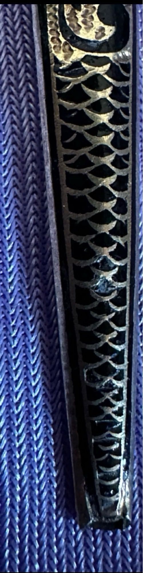 pieza antigua en plata dorada