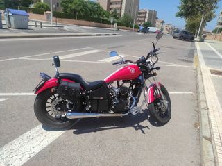 Moto Leonard Daytona 125 roja