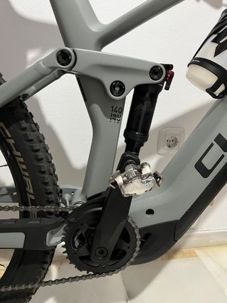 Bicicleta eléctrica Cube Stereo Hybrid 140