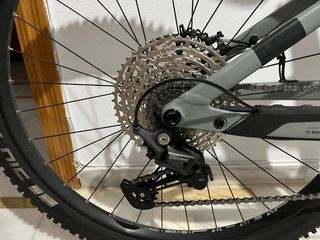 Bicicleta eléctrica Cube Stereo Hybrid 140