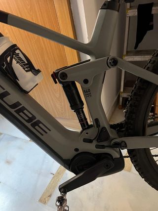 Bicicleta eléctrica Cube Stereo Hybrid 140
