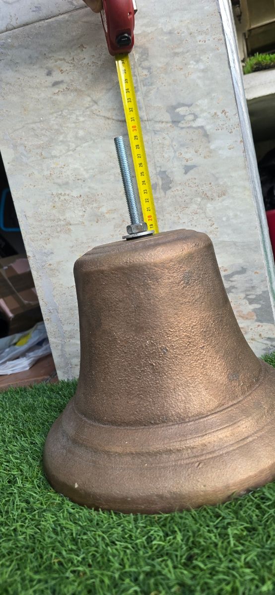 Campana bronce