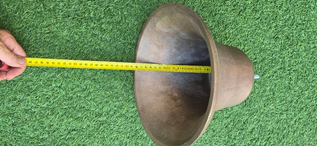 Campana bronce