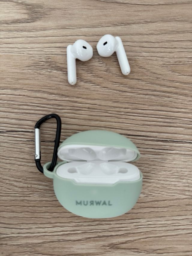 AirPods MURWAL Globe 2 non utilizzati