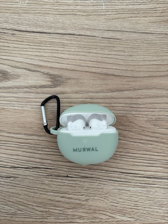 AirPods MURWAL Globe 2 non utilizzati