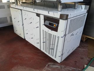 Nevera industrial: Mesa refrigerada