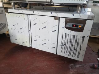 Nevera industrial: Mesa refrigerada