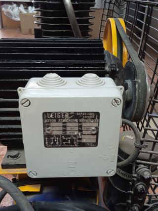 CH030 - Compresor para máquina de gotelé Sagola