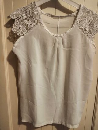 Blusa guipur