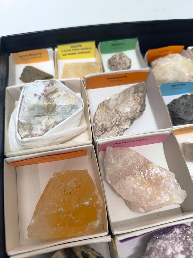 Conjunto de 18 Minerais