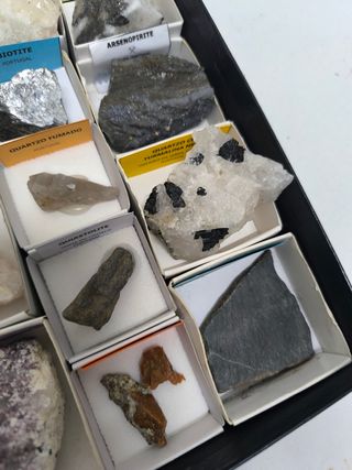 Conjunto de 18 Minerais
