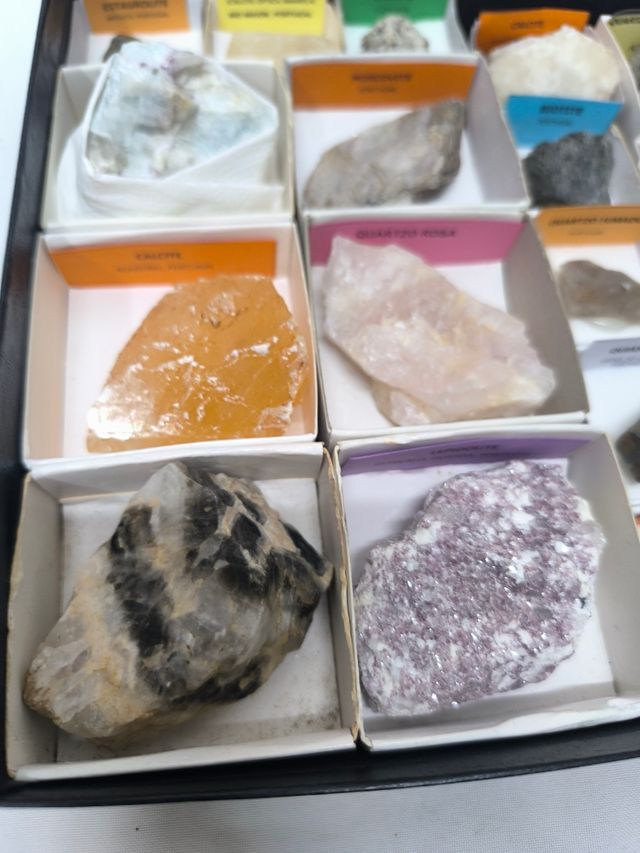 Conjunto de 18 Minerais