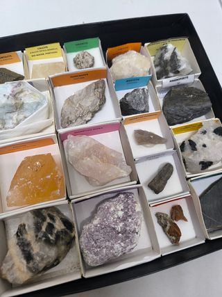 Conjunto de 18 Minerais