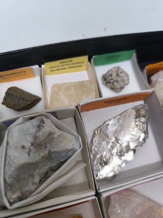 Conjunto de 18 Minerais