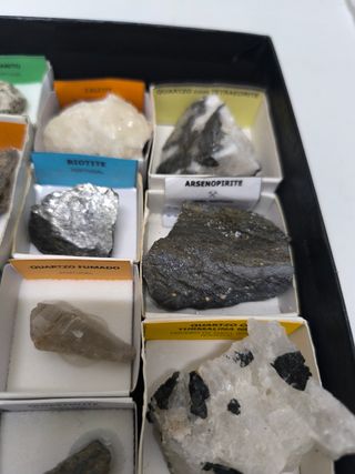 Conjunto de 18 Minerais