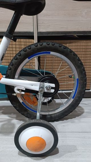 Bicicleta infantil 14" BTWIN con Ruedines